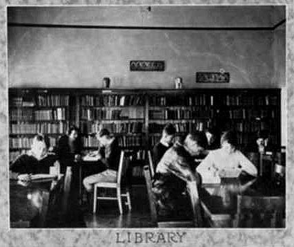 librar30.jpg (29906 bytes)
