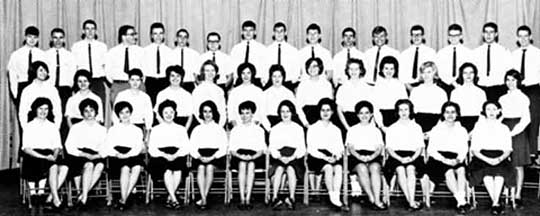 64choir1.jpg (27649 bytes)