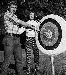 69whoath.jpg (27935 bytes)